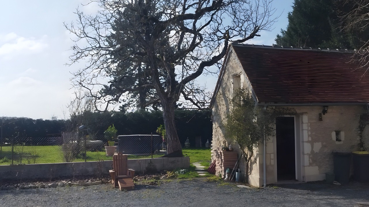Photo of Outdoor in Villeloin-Coulange