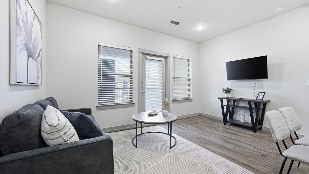Photo of Livingroom in Cleburne