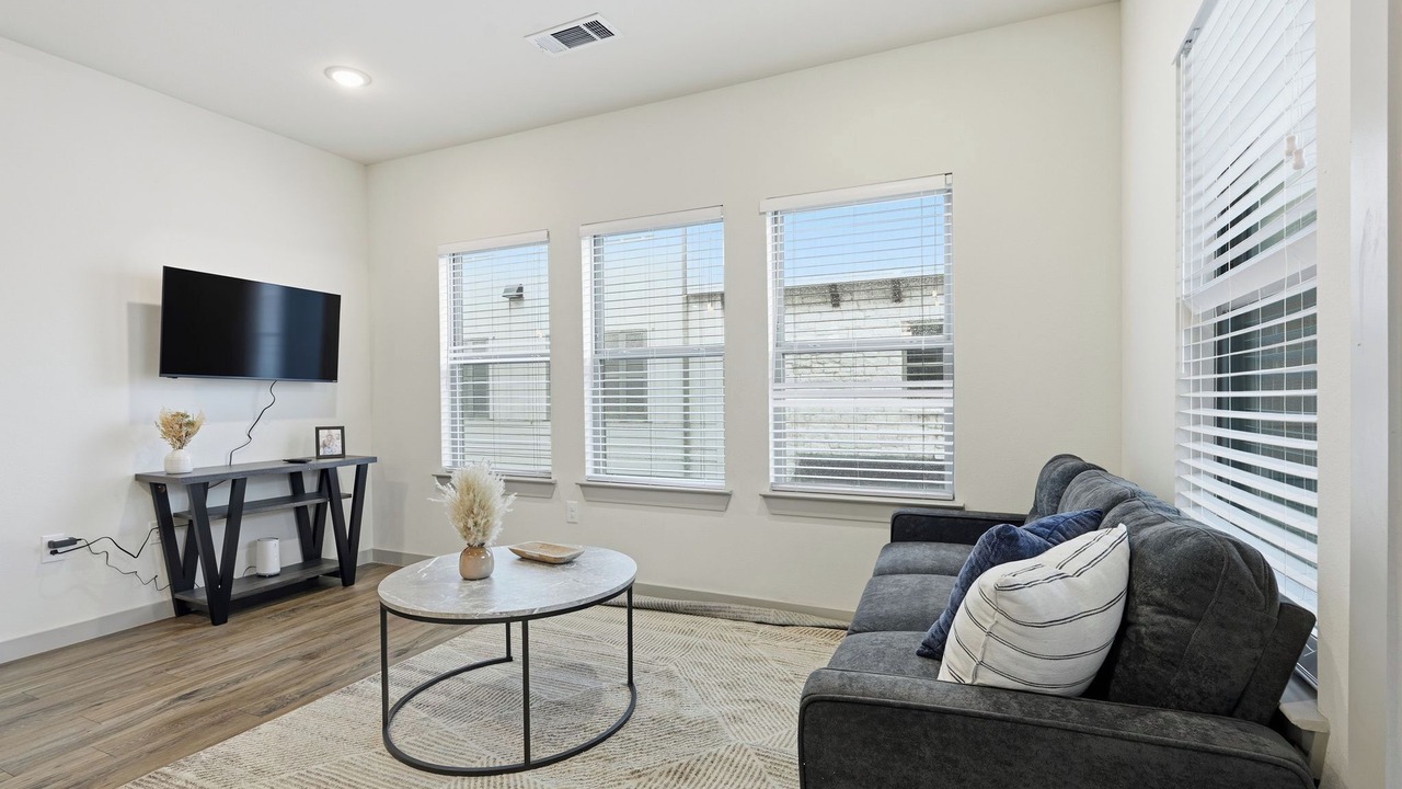 Photo of Livingroom in Cleburne