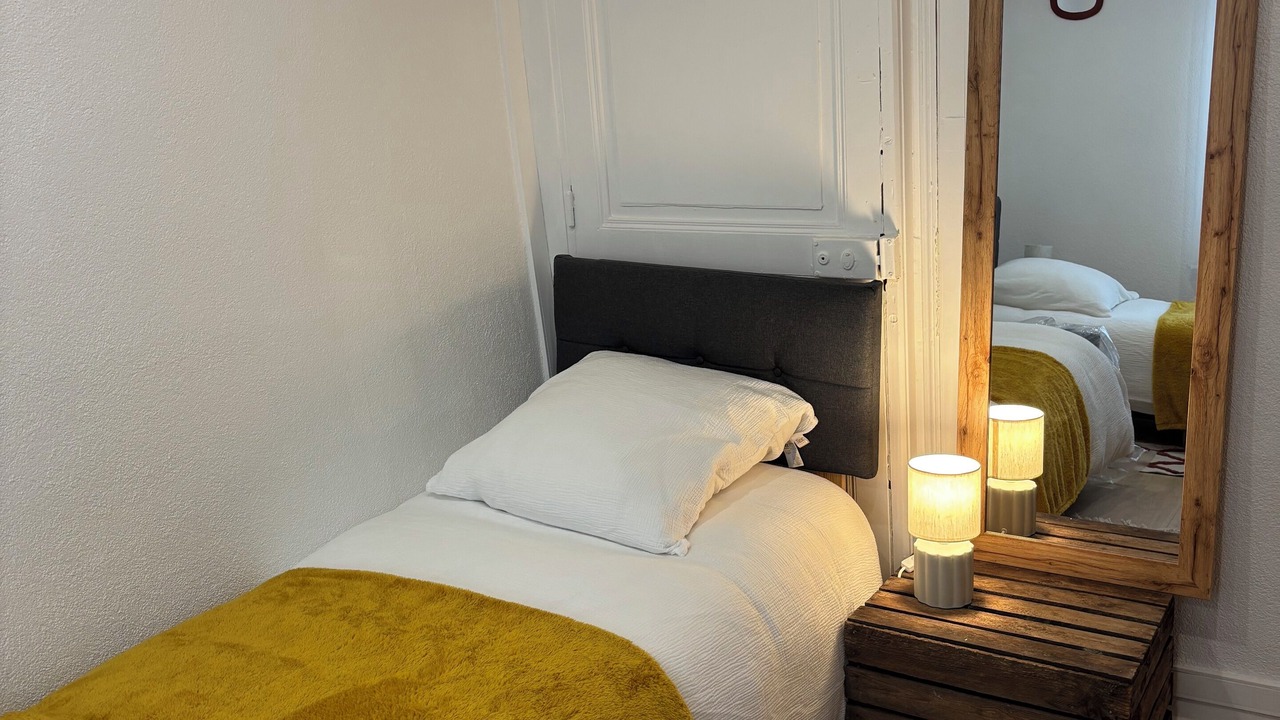 Photo of Bedroom in Chalons-en-Champagne