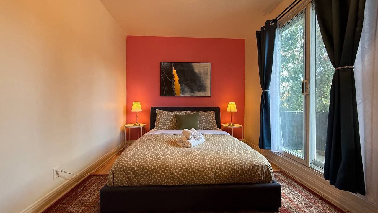 Photo of Bedroom in Cote-Des-Neiges—Notre-Dame-De-Grace