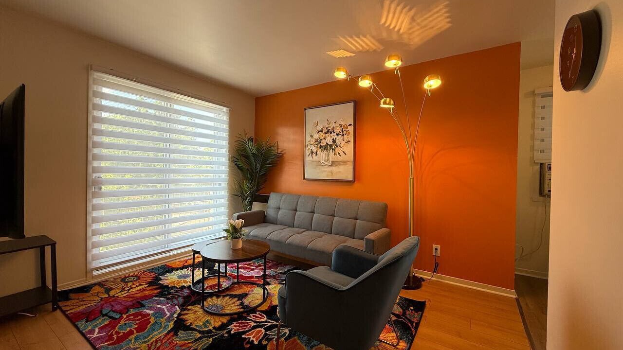 Photo of Livingroom in Pierrefonds-Roxboro
