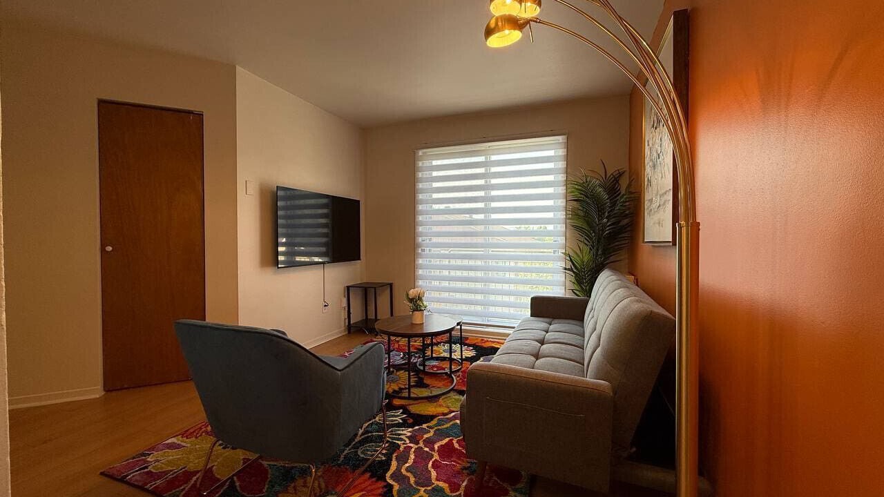 Photo of Livingroom in Pierrefonds-Roxboro