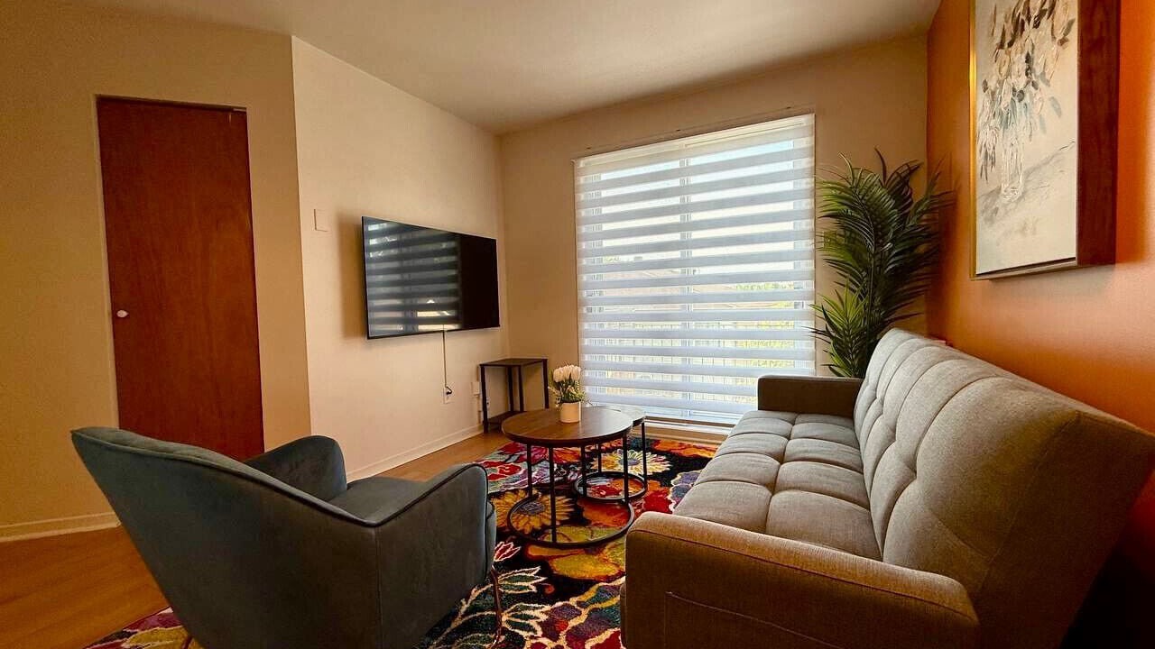 Photo of Livingroom in Pierrefonds-Roxboro