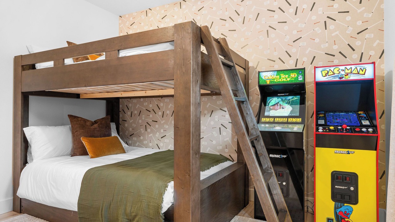 Photo of Bedroom in Hollister