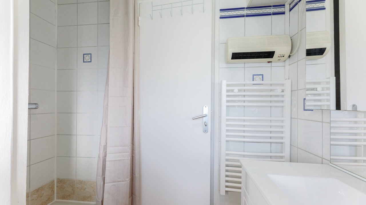 Photo of Bathroom in Bennecourt