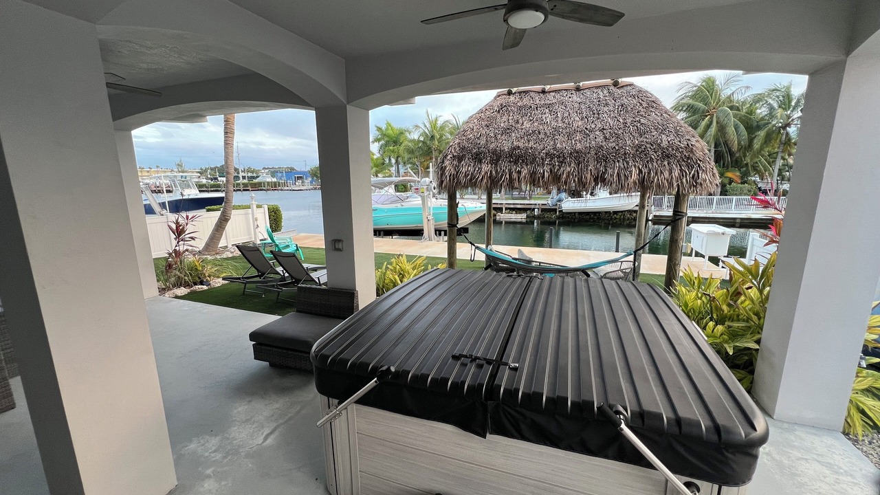 Photo of Patio Balcony in Plantation Tropical Park