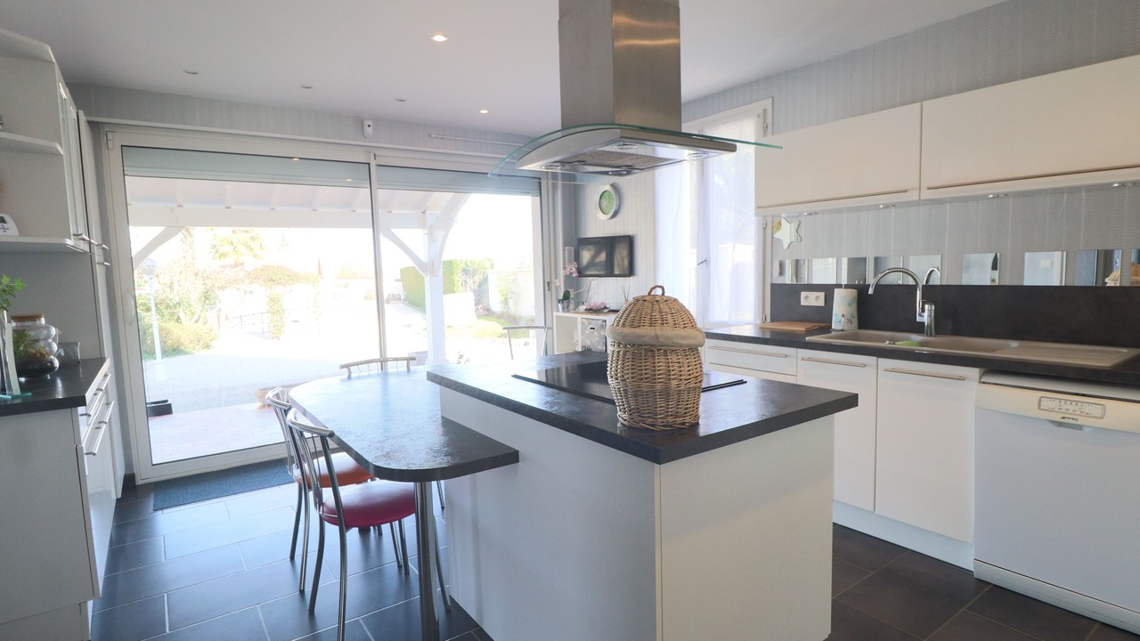 Photo of Kitchen in Pagny-la-Ville