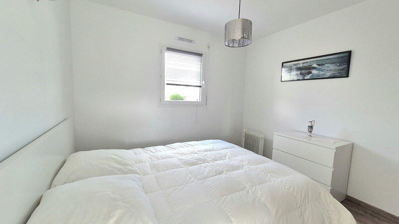 Photo of Bedroom in Hirel