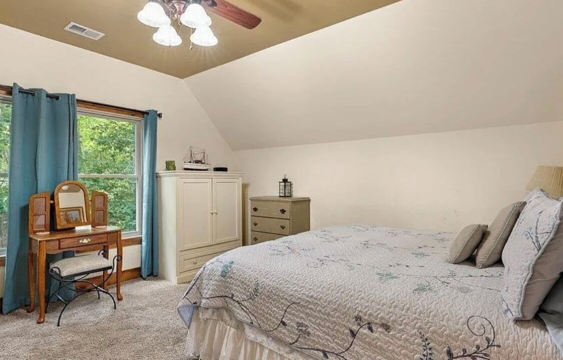 Photo of Bedroom in Saxony Forest