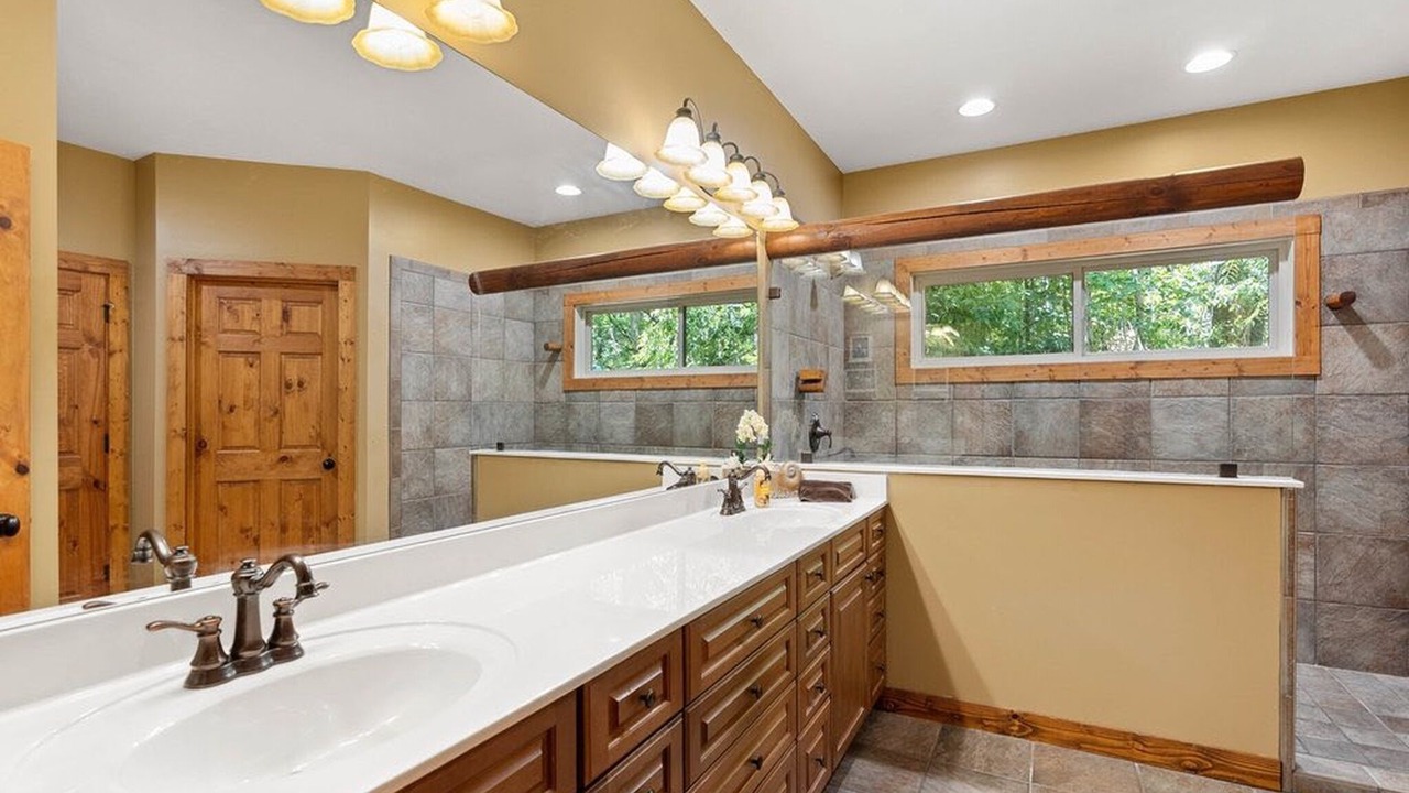 Photo of Bathroom in Saxony Forest