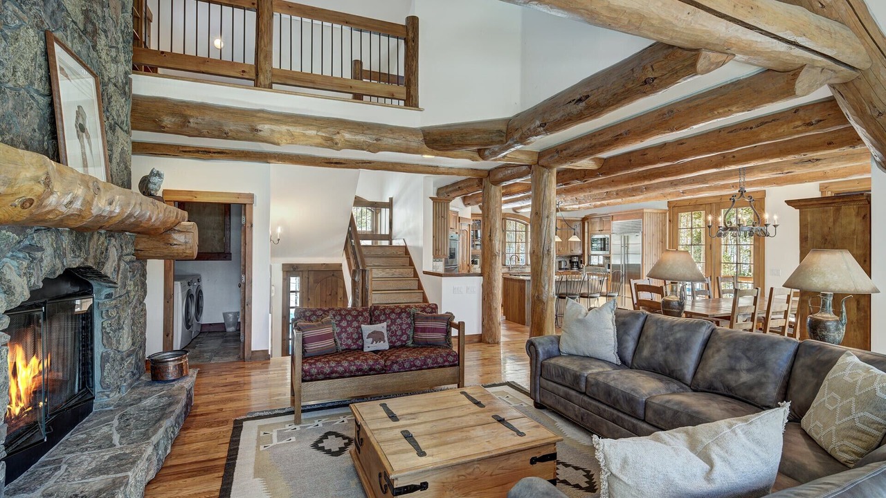 Photo of Livingroom in Sunbeam Estates