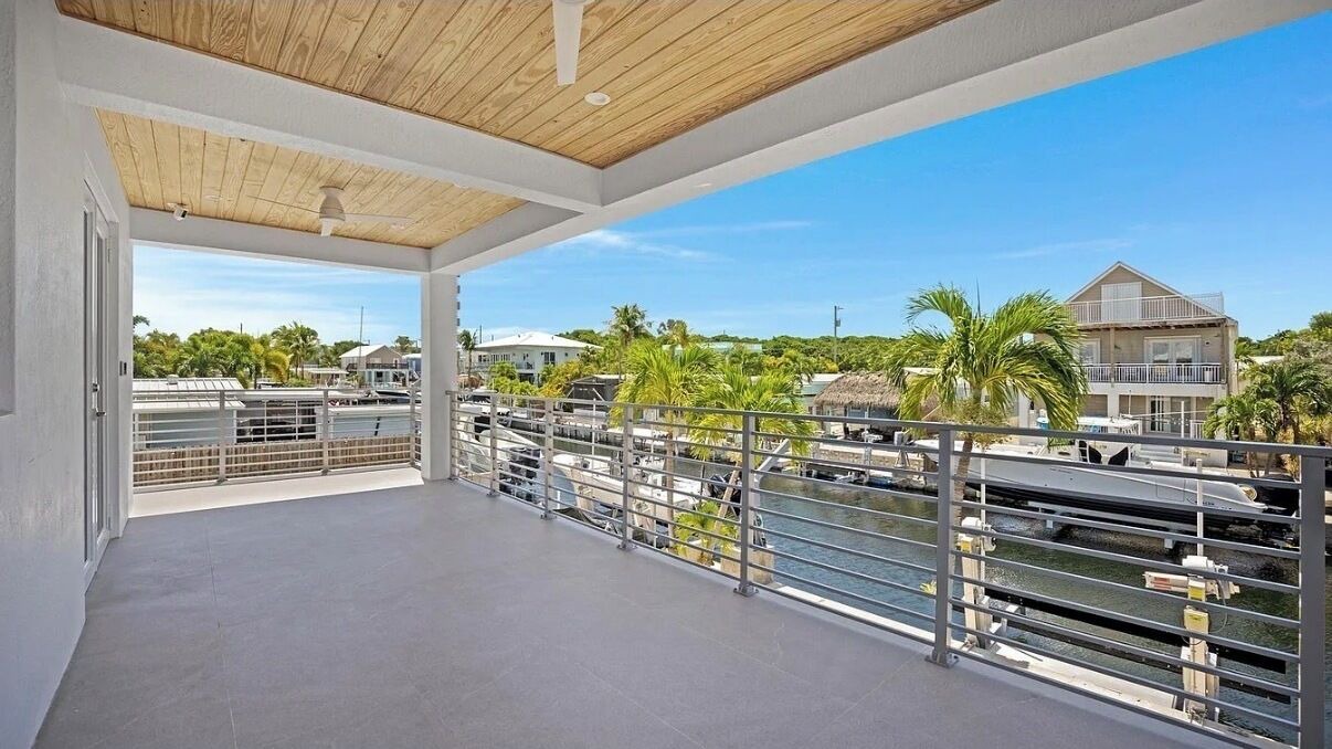 Photo of Patio Balcony in Twin Lakes