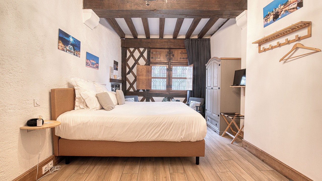 Photo of Bedroom in Downtown Angers