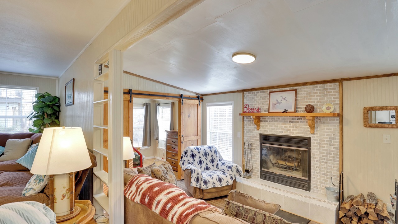 Photo of Livingroom in Hemphill