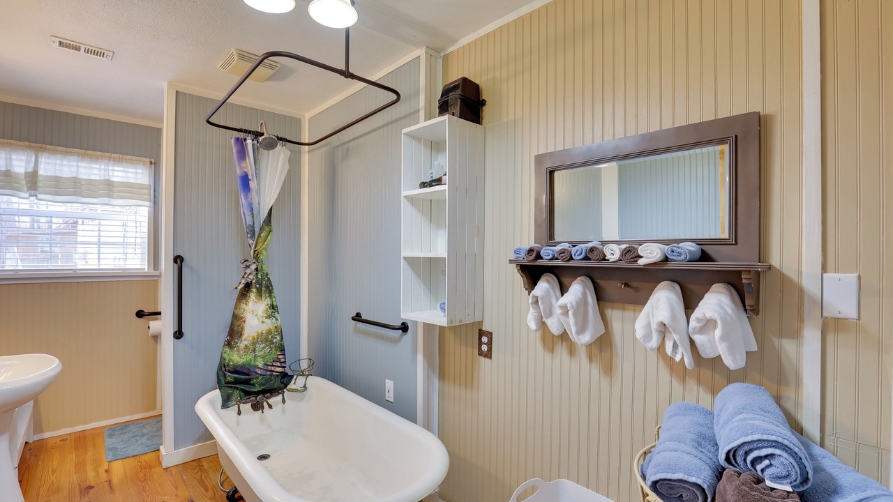 Photo of Bathroom in Hemphill