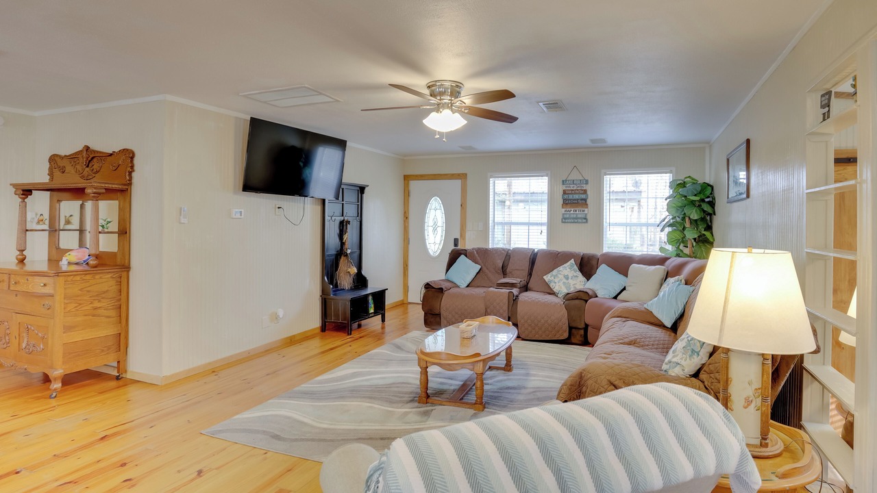 Photo of Livingroom in Hemphill