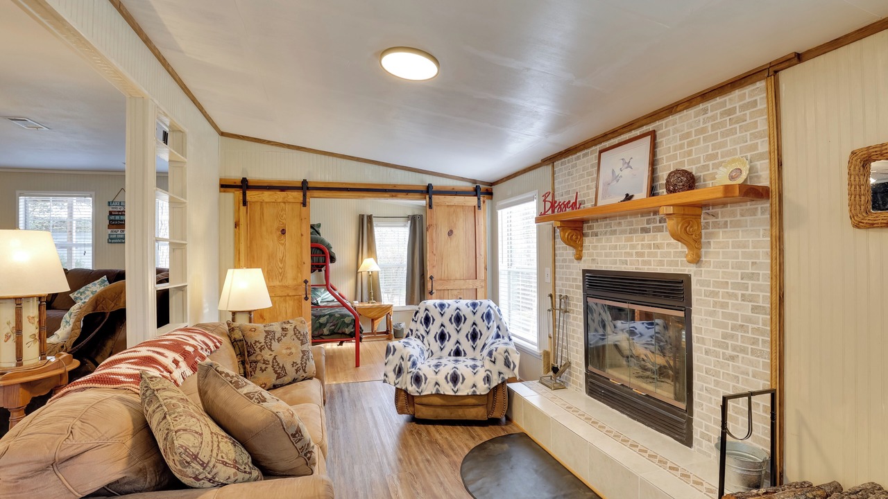Photo of Livingroom in Hemphill
