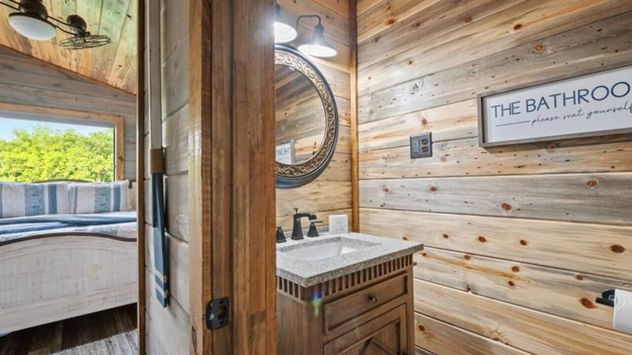 Photo of Bathroom in Golden