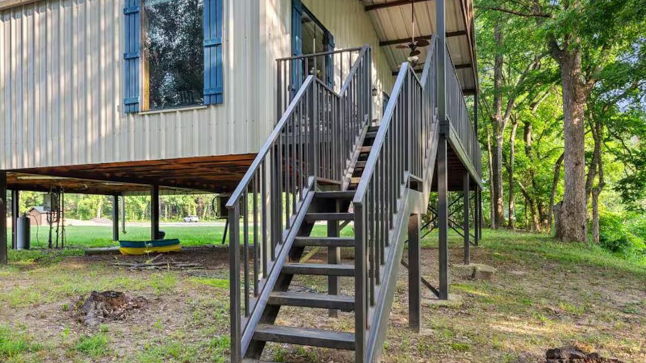 Photo of Outdoor in Golden
