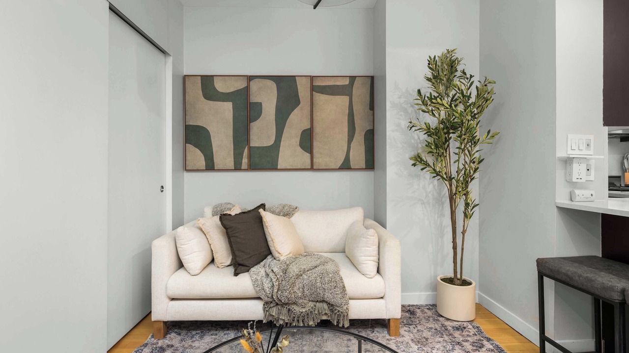 Photo of Livingroom in Ukrainian Village