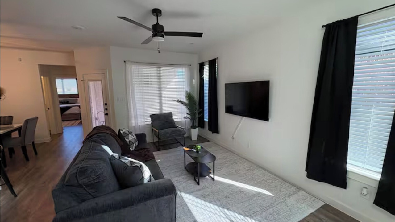 Photo of Livingroom in Barrett