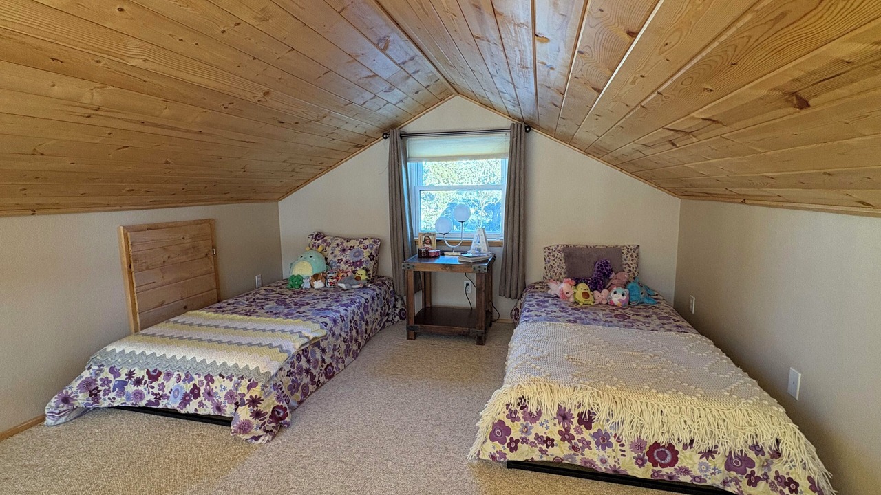 Photo of Bedroom in Warm Springs