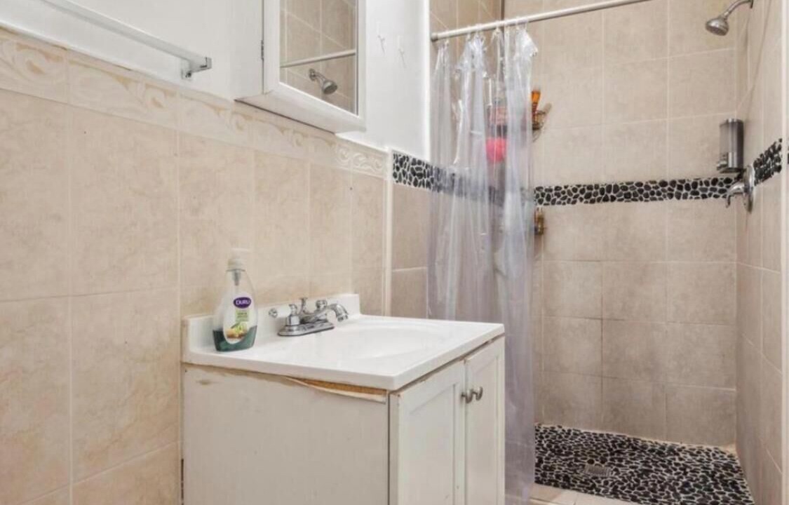Photo of Bathroom in Glenwood
