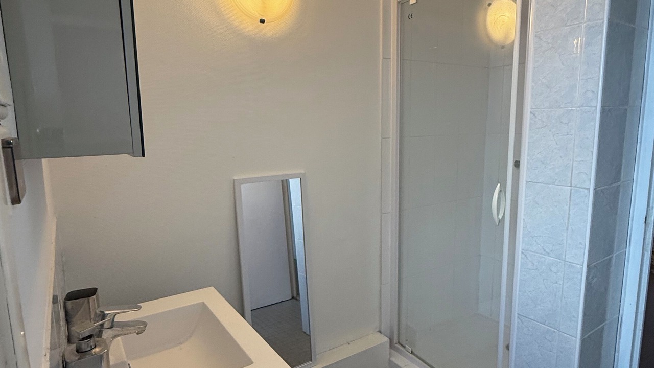 Photo of Bathroom in Francisco-Ferrer - Vern
