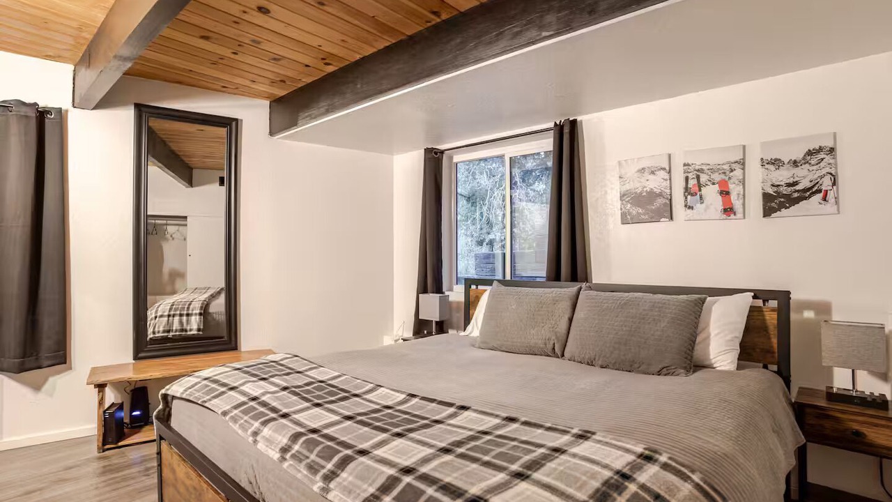 Photo of Bedroom in Arrowbear Lake