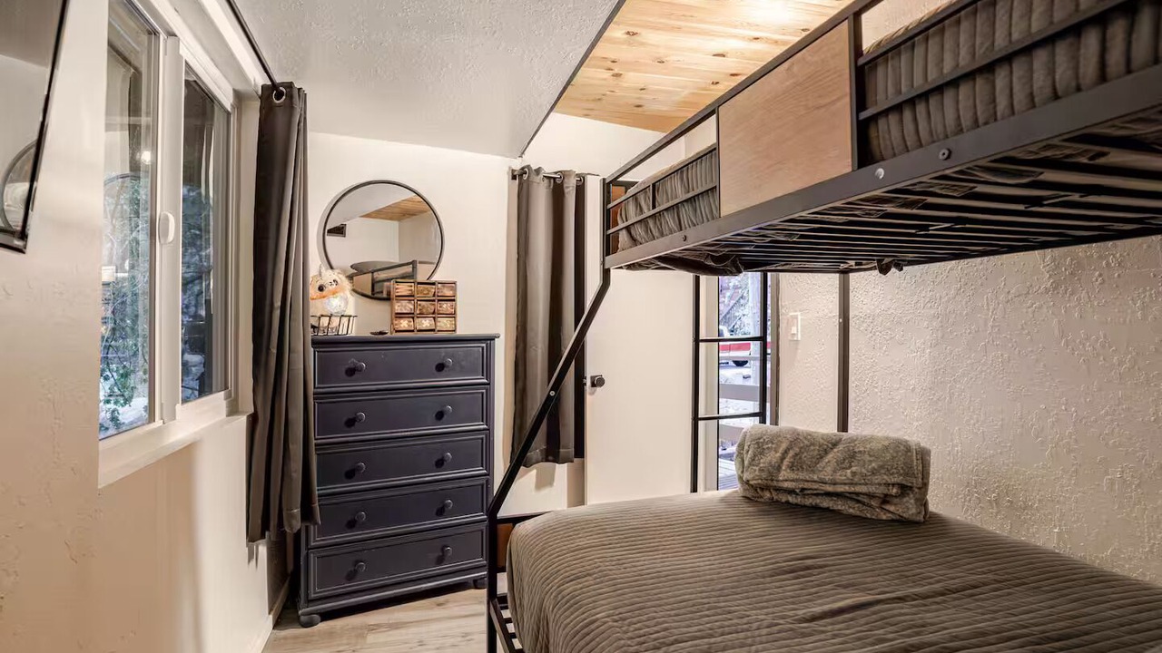 Photo of Bedroom in Arrowbear Lake