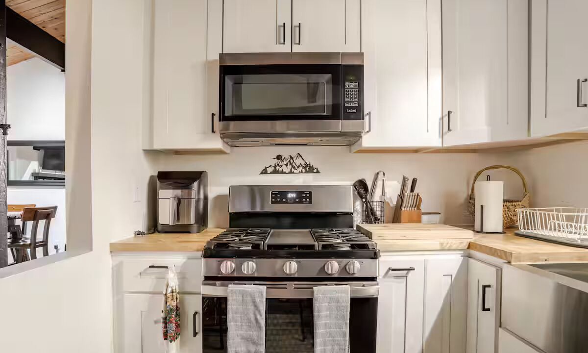 Photo of Kitchen in Arrowbear Lake