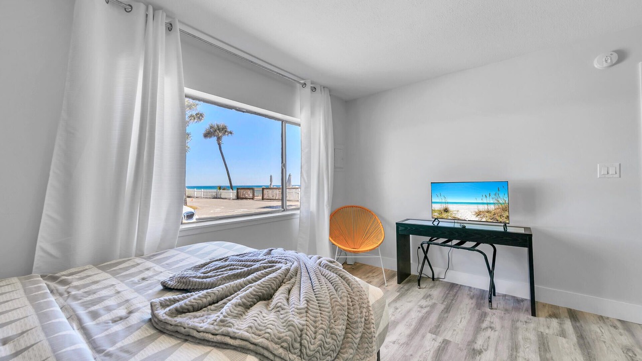 Photo of Bedroom in Crystal Beach
