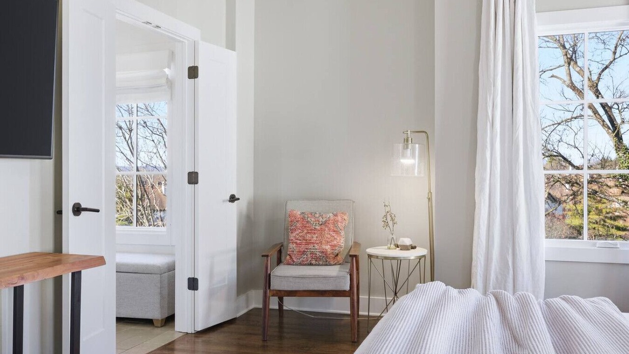 Photo of Bedroom in Hillsboro West End
