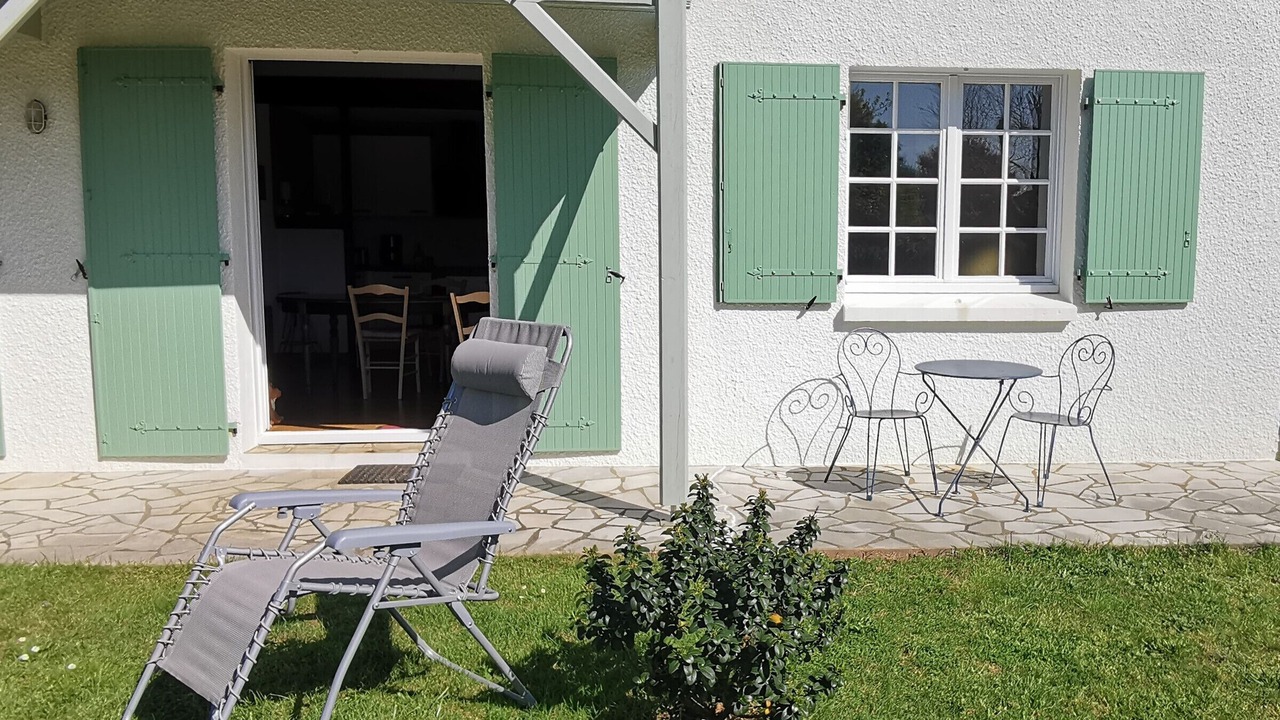 Photo of Patio Balcony in Saint-Vincent-sur-Jard