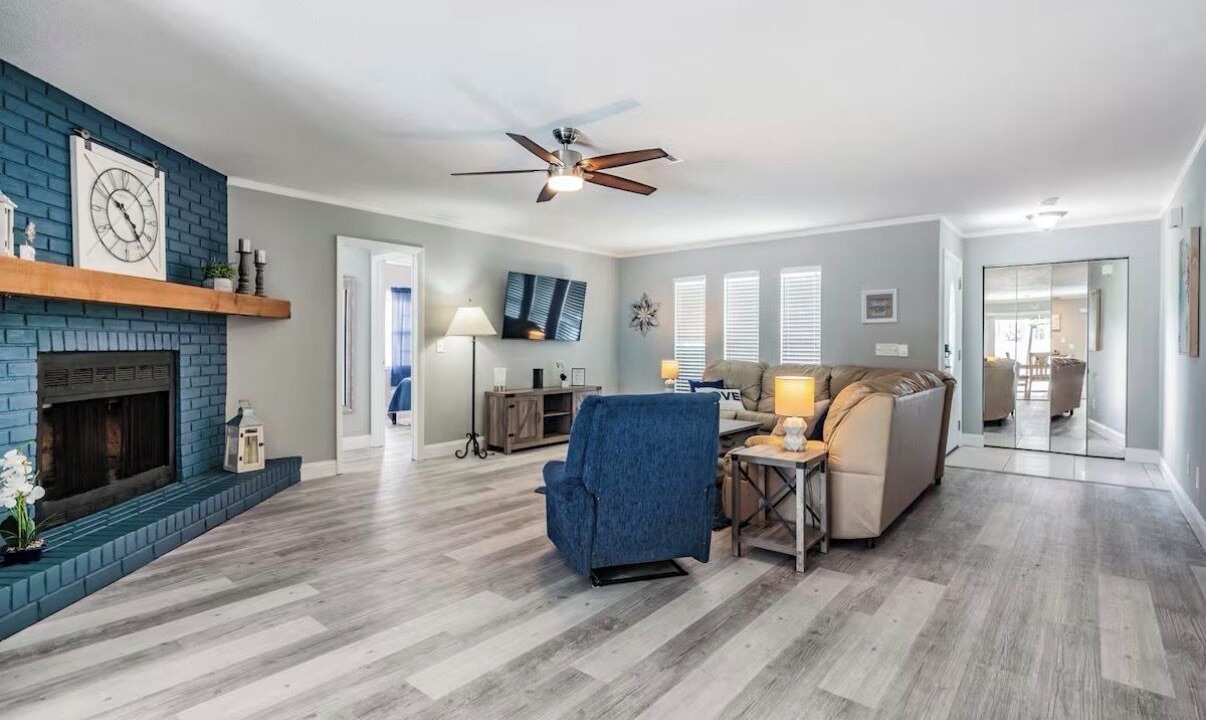 Photo of Livingroom in Oldsmar