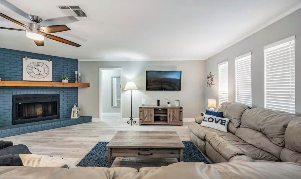 Photo of Livingroom in Oldsmar