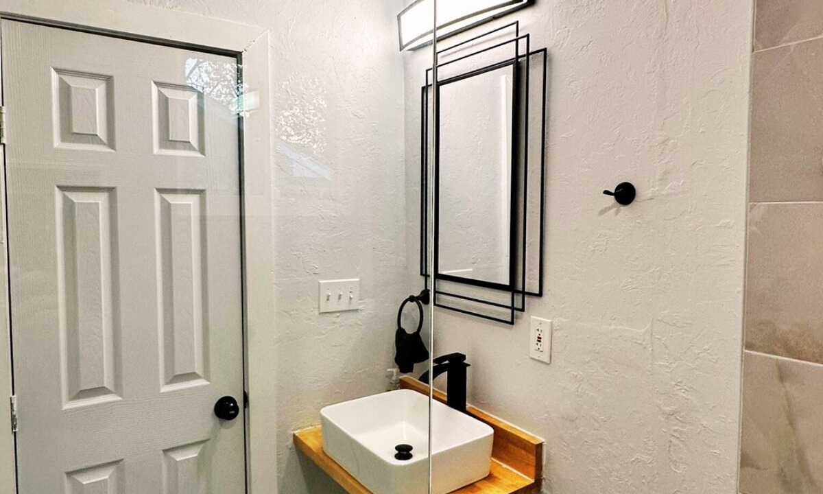 Photo of Bathroom in Central Oklahoma City