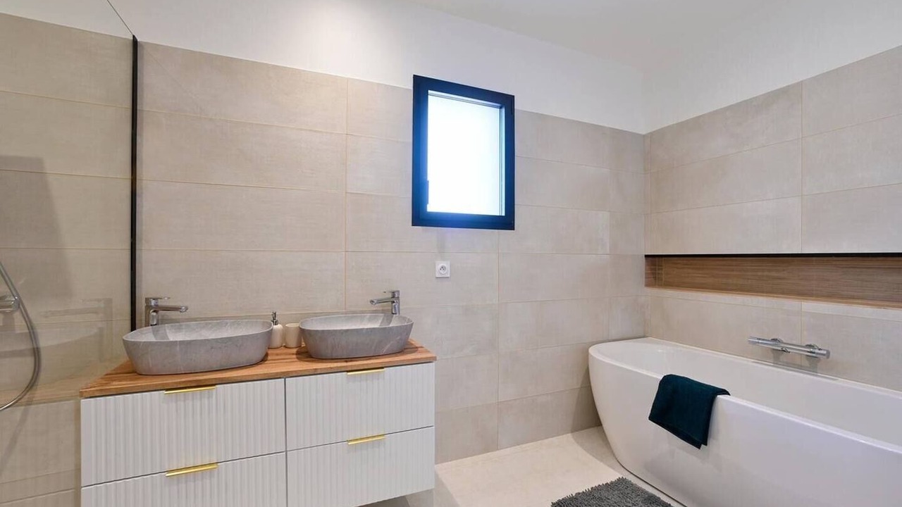 Photo of Bathroom in Les Plans