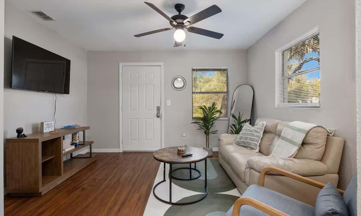 Photo of Livingroom in Silver Springs