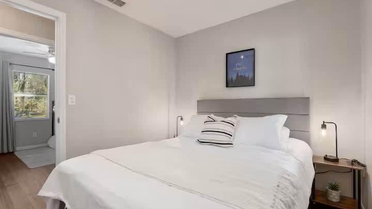 Photo of Bedroom in Silver Springs