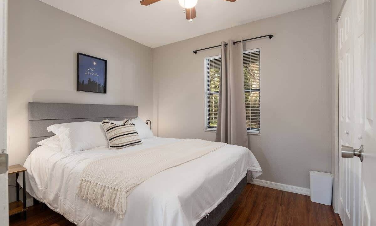 Photo of Bedroom in Silver Springs