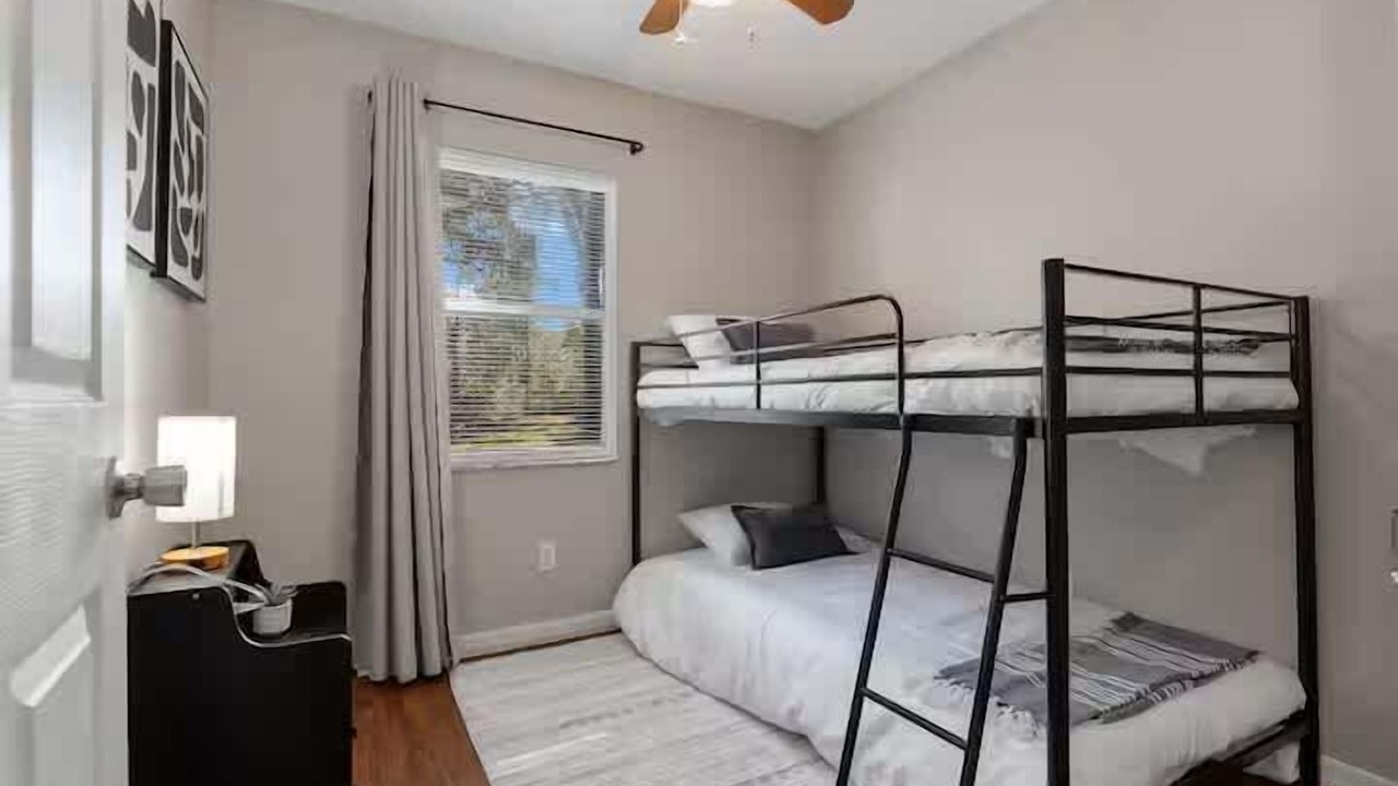 Photo of Bedroom in Silver Springs