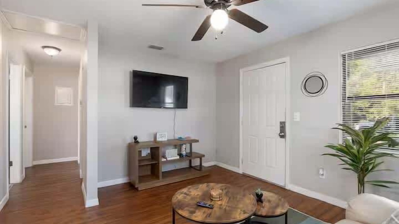 Photo of Livingroom in Silver Springs