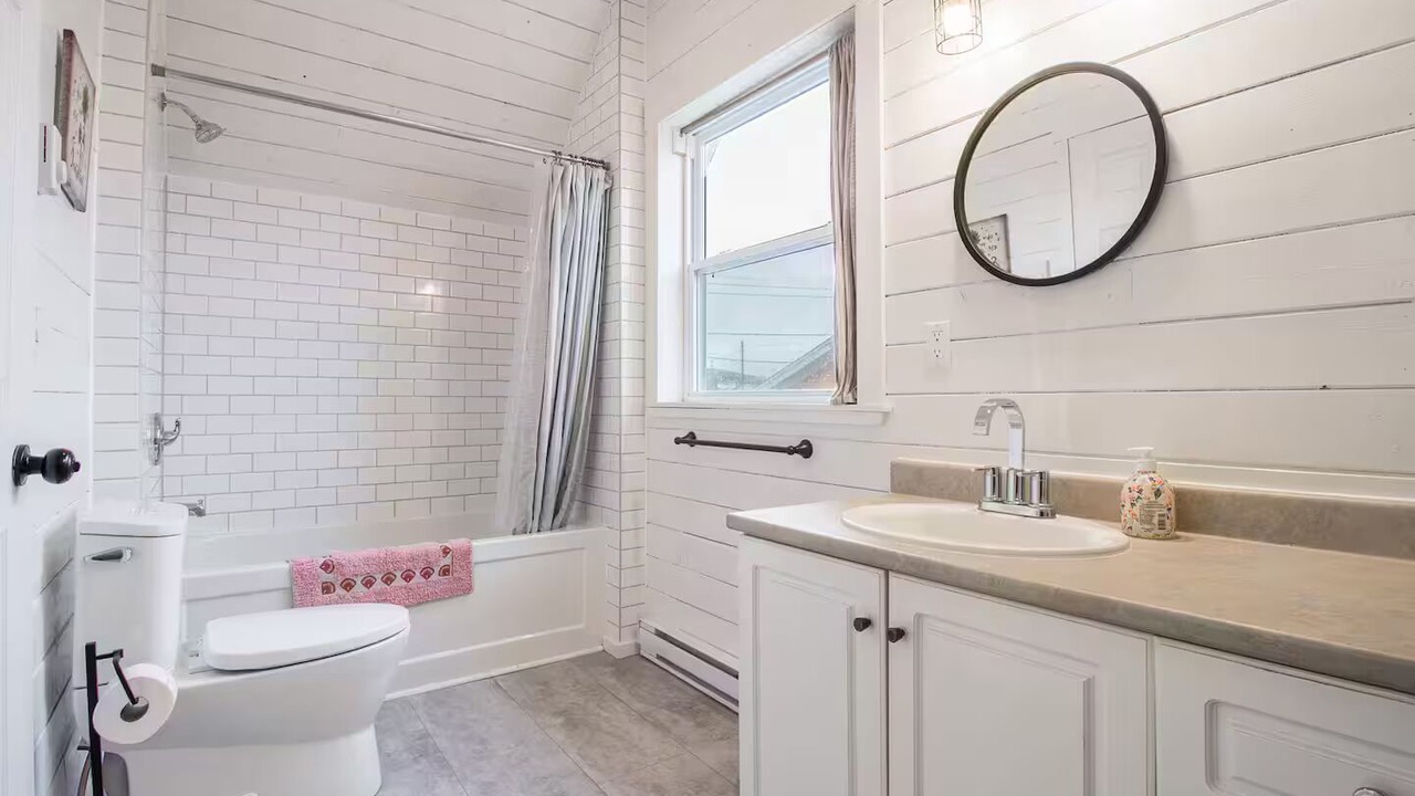 Photo of Bathroom in Joe Batt's Arm