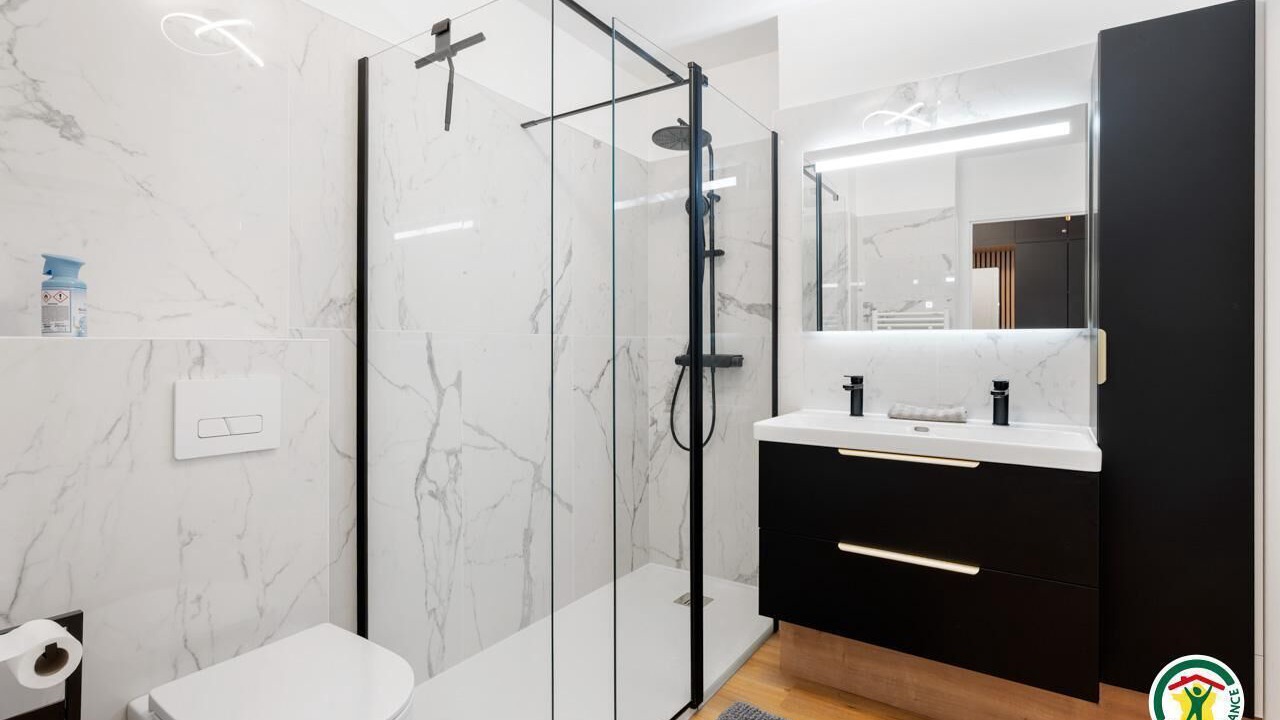 Photo of Bathroom in Gare-Jouvenet