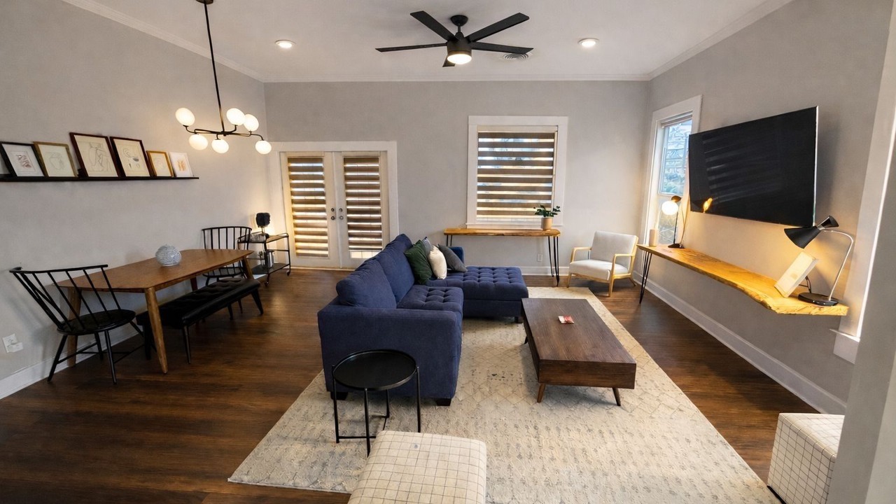 Photo of Livingroom in Tobin Hill