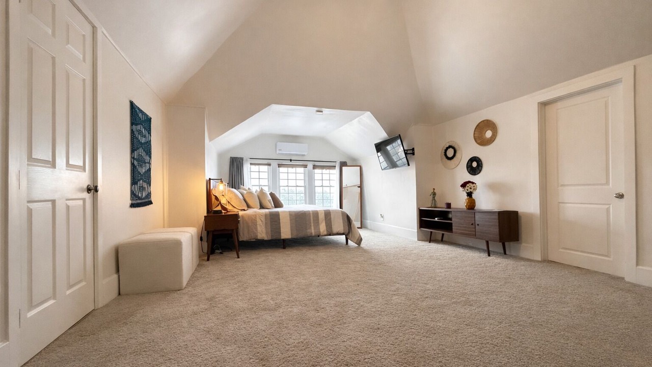 Photo of Bedroom in Tobin Hill