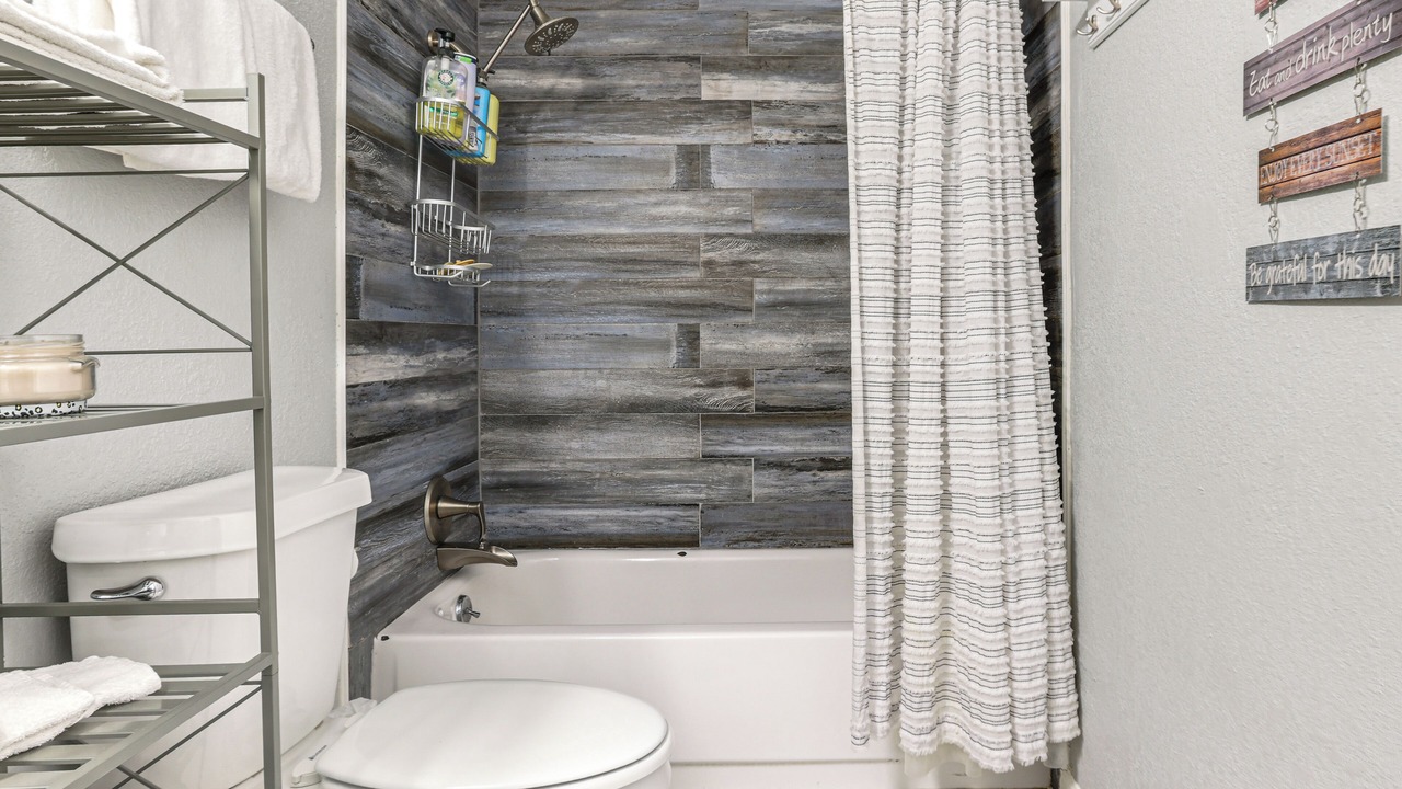 Photo of Bathroom in Point Venture
