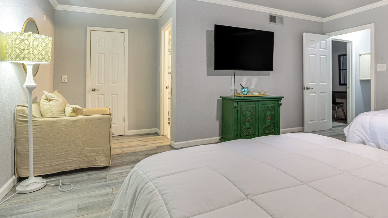 Photo of Bedroom in Point Venture